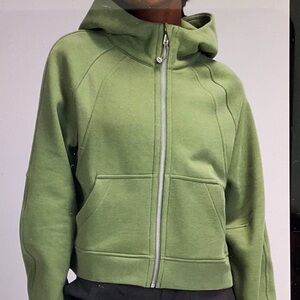 Lululemon Scuba Green Full Zip-Up Hoodie
Size xs/s